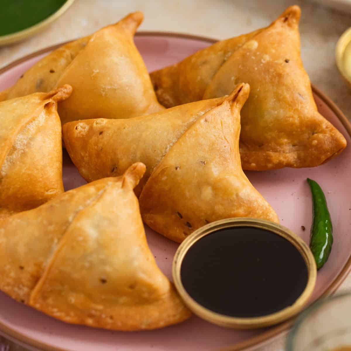 Classic Punjabi Samosa Recipe (Crispy & Flaky)